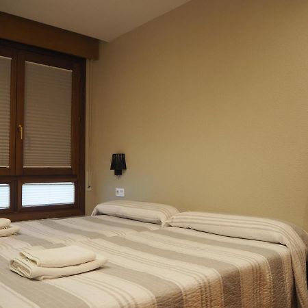 Alojamientos Acella Pamplona Esterno foto