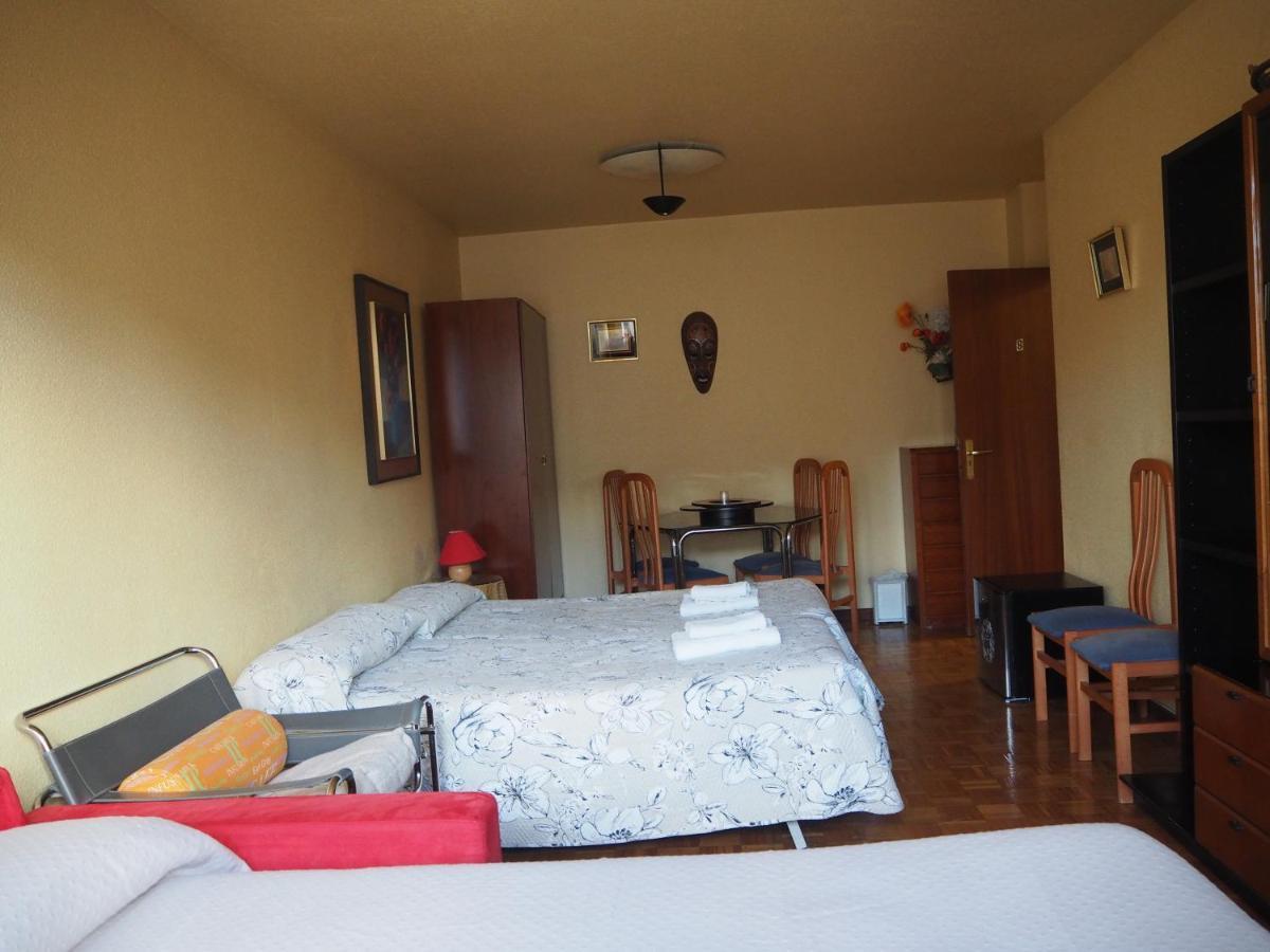 Alojamientos Acella Pamplona Esterno foto